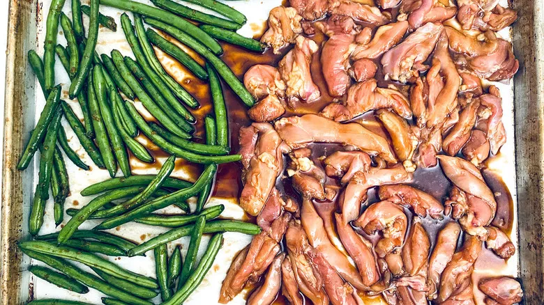 Pollo Teriyaki en Charola: Receta Infalible para Comidas Rápidas y Saludables