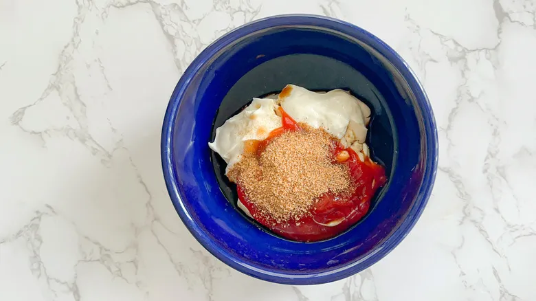 Prepara la Famosa Salsa Raising Cane&#x27;s en Casa: Receta Fácil y Rápida