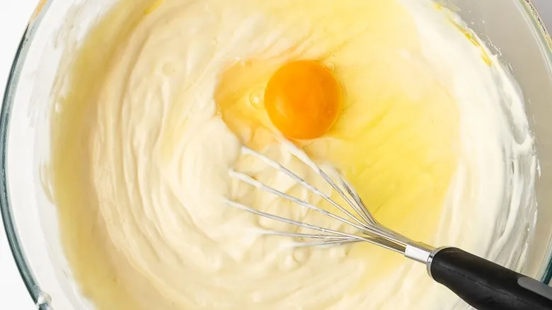 Receta Clásica de Cheesecake de Cereza con Amaretto: El Postre Ideal para Toda Temporada