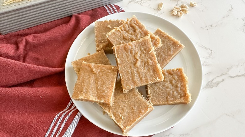 Receta Clásica de Fudge de Mantequilla de Maní: El Dulce Permanente que Amarán Todos