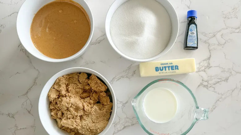 Receta Clásica de Fudge de Mantequilla de Maní: El Dulce Permanente que Amarán Todos