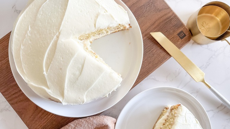 Receta Clásica de Pastel de Vainilla con Suero de Leche: El Infaltable en tu Repostero