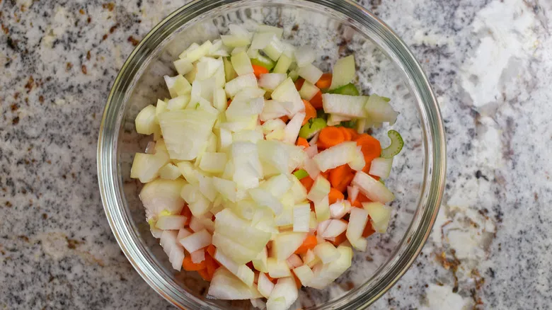 Receta Clásica de Sopa de Fideos con Pollo: Confort Hecho en Casa para Cualquier Estación
