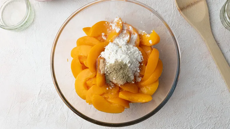 Receta de Cobbler de Durazno con Cardamomo: Un Postre Casero Irresistible y Fácil