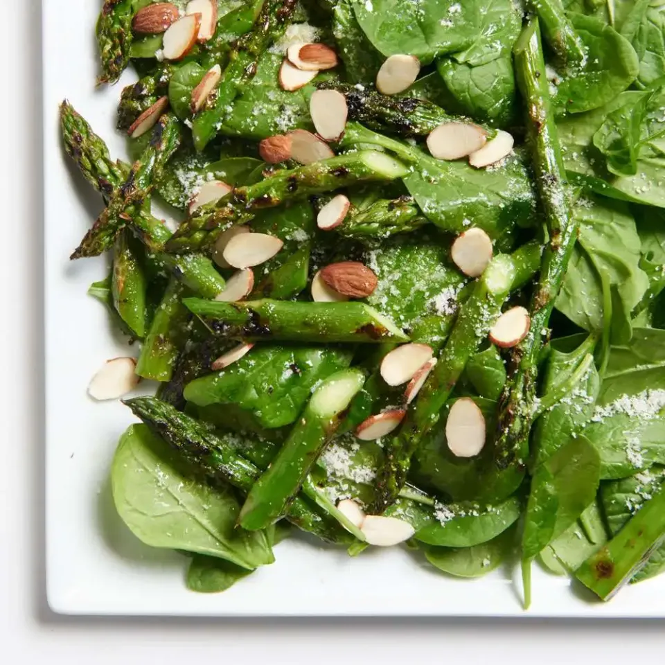 Ensalada de espárragos a la parrilla