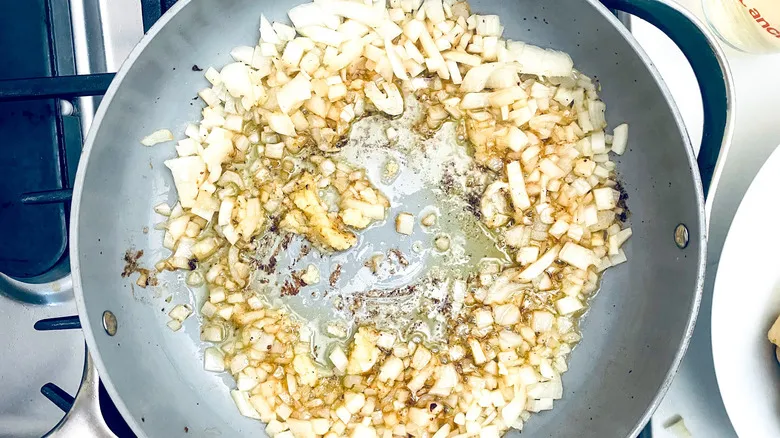 Receta de Fricasé de Pollo Cubano: Tradición y Sabor Auténtico en Casa