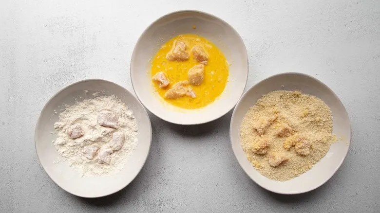 Receta de Pollo Popcorn Casero Crujiente: Preparación Fácil en Freidora de Aire