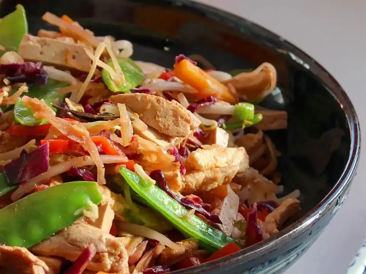 Ensalada de col en sartén para la noche