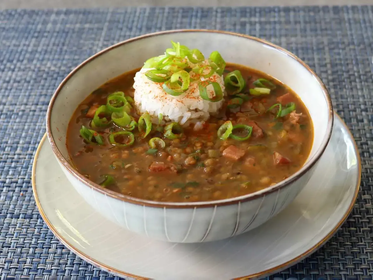 Sopa de "Gumbo" de lentejas verdes