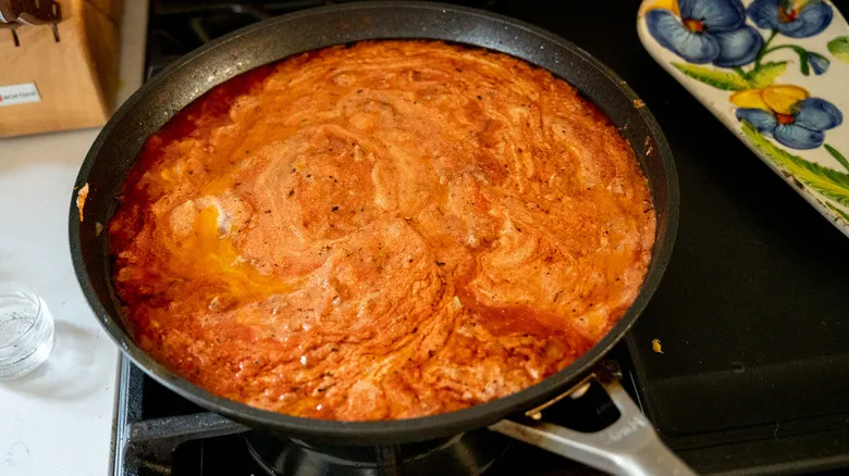 Receta de Ziti Horneado con Tres Quesos: El Plato de Pasta Gratinado Favorito de tu Familia