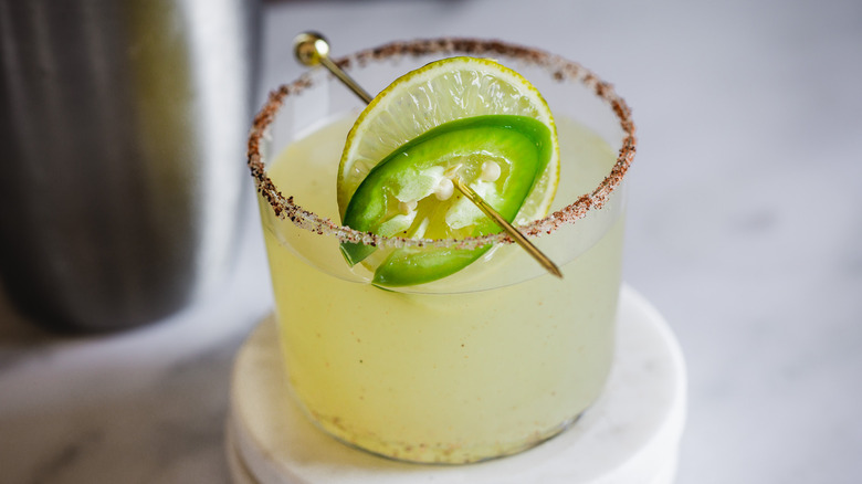 Receta Definitiva de Margarita Picante: El Arte de Preparar el Cóctel Perfecto en Casa