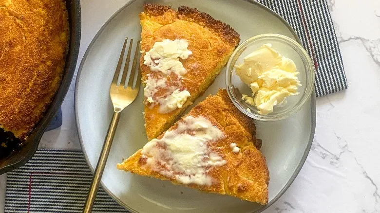 Receta Definitiva de Pan de Maíz en Sartén de Hierro Fundido: Sabor Casero Garantizado