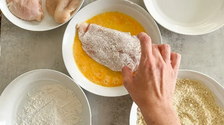 Receta Definitiva de Pollo Parmesano Relleno: Un Clásico Confortable Elevado