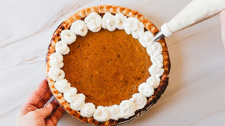Receta Fácil de Pastel de Calabaza Clásico: Postre Perfecto para Otoño y Celebraciones