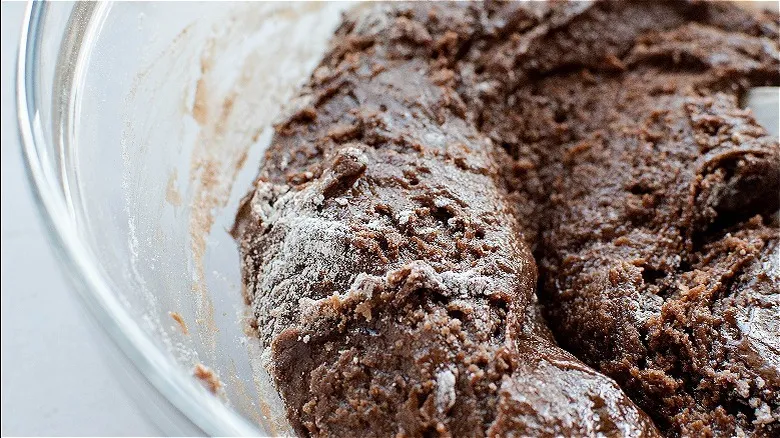 Receta Perfecta de Brownies Fudgy con Bourbon y Nueces Pecan: Un Clásico Irresistible