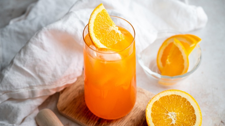 Receta Refrescante de Cóctel Orange Crush: El Sorbo Perfecto para Cualquier Ocasión