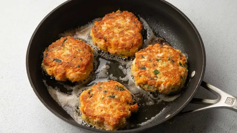 Receta Versátil: Bowl o Hamburguesa de Salmón Zippy y Saludable