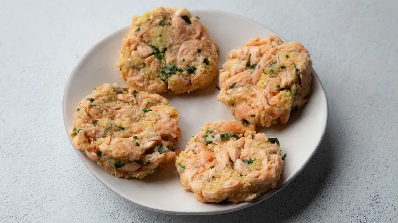 Receta Versátil: Bowl o Hamburguesa de Salmón Zippy y Saludable