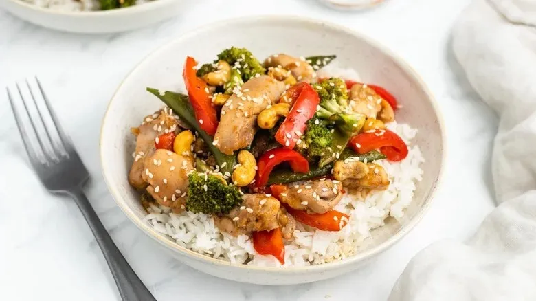 Recetas de Pollo Fáciles y Deliciosas para Cenas Rápidas entre Semana: Opciones Prácticas para el Chef Moderno