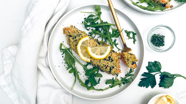 Salmón con Costra de Parmesano y Panko: Receta Gourmet Rápida y Crujiente