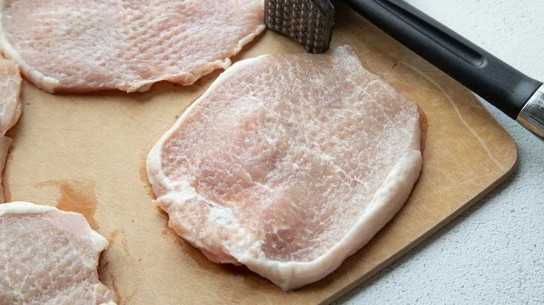 Sándwich de Chuleta de Cerdo Frita Clásico: Receta Fácil y Jugosa para Deleitarte
