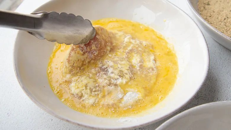 Sándwich de Chuleta de Cerdo Frita Clásico: Receta Fácil y Jugosa para Deleitarte