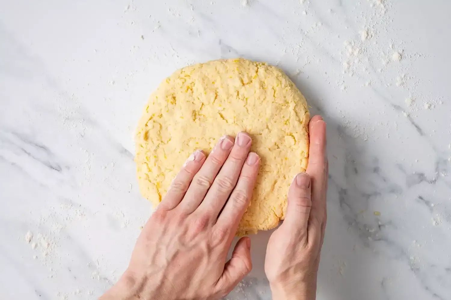 Scones de limón con glaseado de limón: Deliciosos y refrescantes para disfrutar en cualquier ocasión