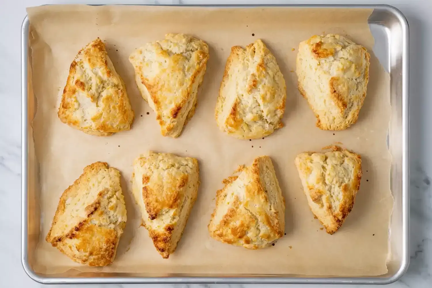 Scones de limón con glaseado de limón: Deliciosos y refrescantes para disfrutar en cualquier ocasión