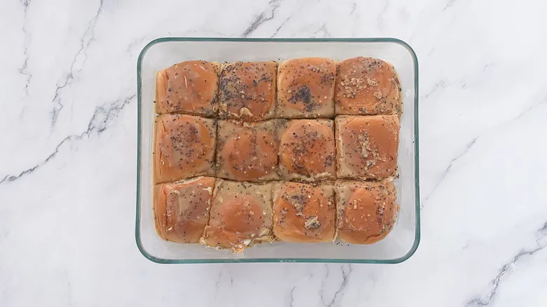 Sliders de Jamón y Queso Horneados: Receta Clásica para Cualquier Ocasión