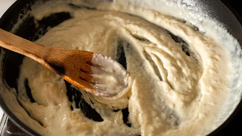 Sopa Cremosa de Pollo y Arroz Salvaje: Una Receta Reconfortante para el Alma