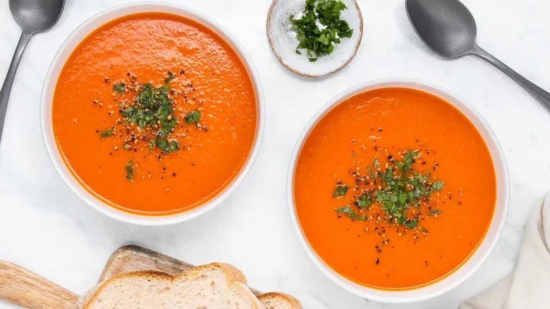 Sopas Caseras Esenciales: Calidez y Sabor para Cualquier Momento del Año