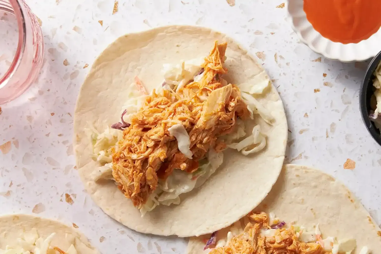 Tacos rápidos de pollo Buffalo con queso azul