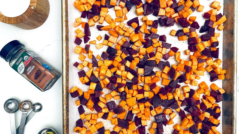 Taquitos Vegetarianos de Camote y Betabel: Receta Saludable Horneada y Crujiente